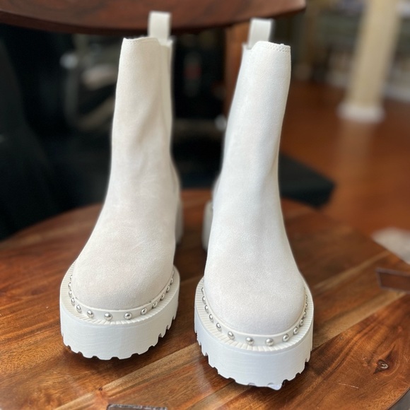 VINCE CAMUTO MILKY WHITE STUDDED MEENDEY PULL-ON BOOTS - Picture 6 of 16